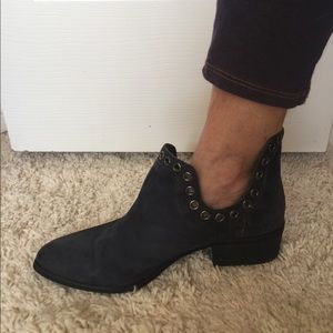 Gianni Bini Ankle Booties Navy